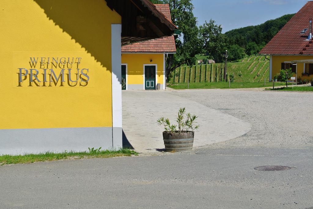 Weingut Primus Suedsteiermark Spielfeld Esterno foto