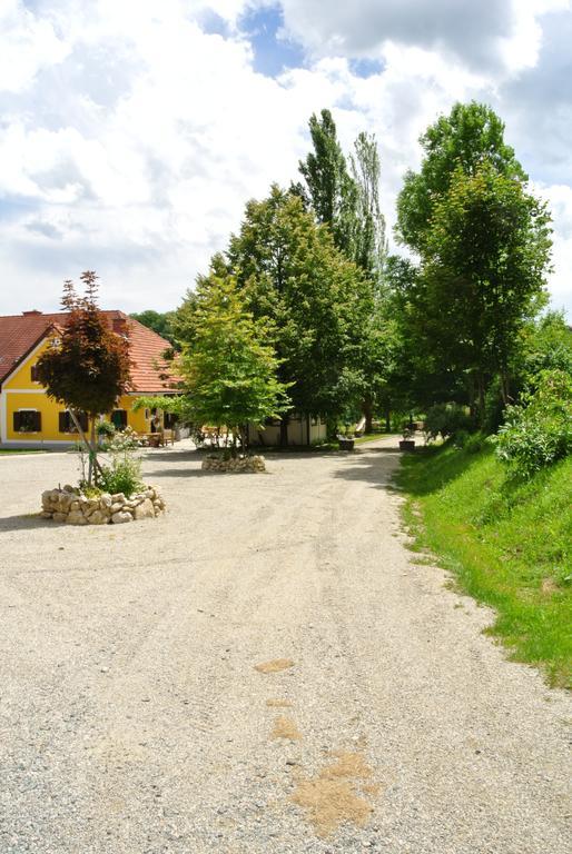 Weingut Primus Suedsteiermark Spielfeld Esterno foto